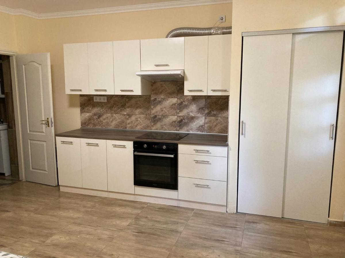 Roland Apartmant Zuglo Budapest Exteriör bild