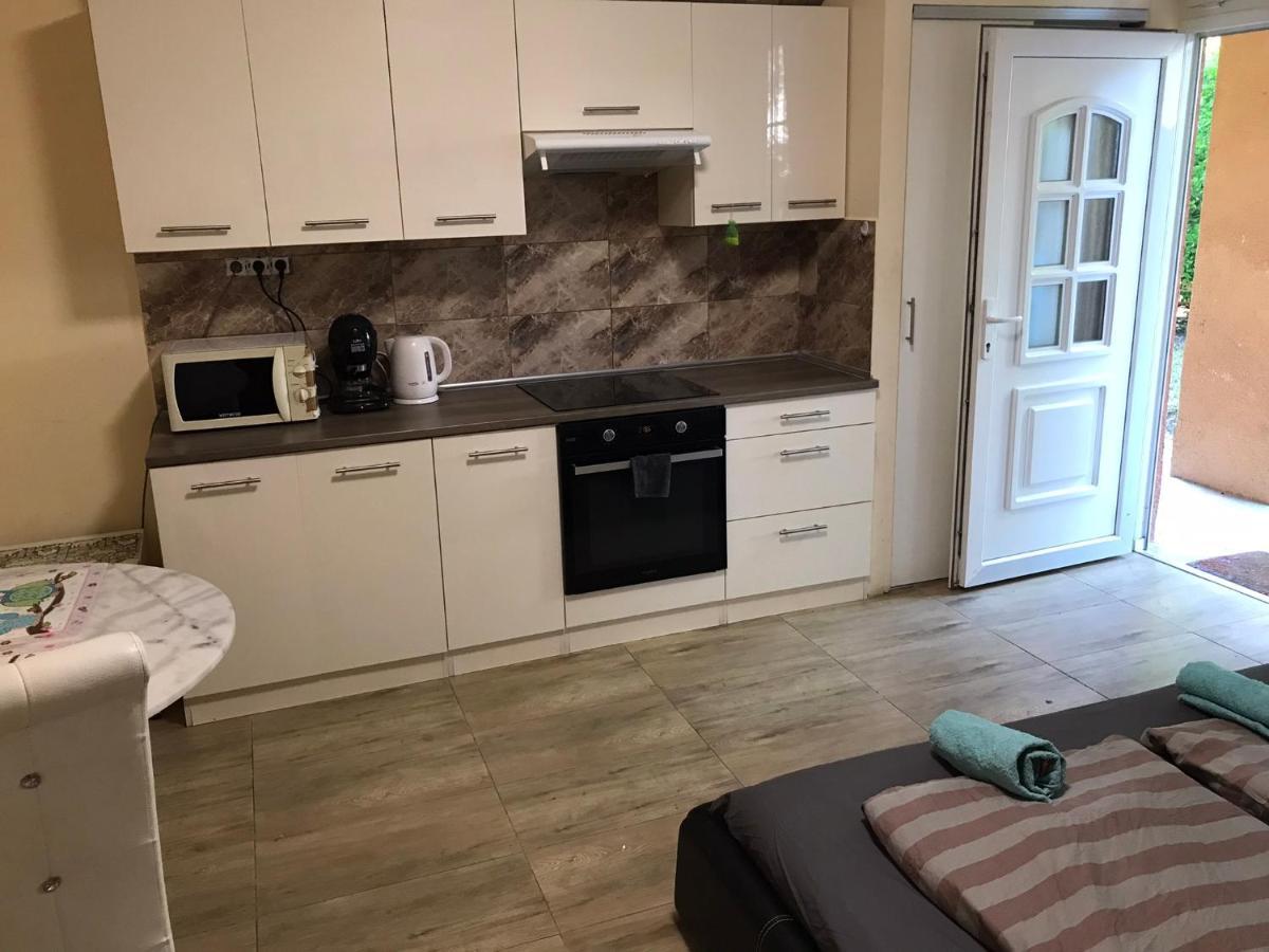 Roland Apartmant Zuglo Budapest Exteriör bild